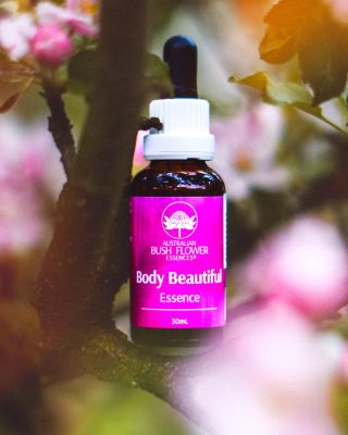 Zamilujte se sami do sebe. 💜💜💜 S esencí a krémem Body Beautiful od Australan Bush Flower Essences.🇦🇺...